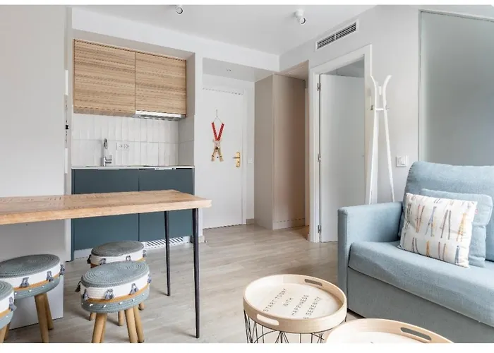 Chic Humaralet, Pie De Pistas, Free Parking